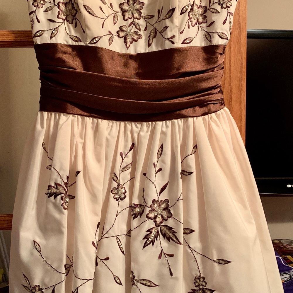 Young tween strapless dress.